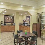 Super 8 By Wyndham New Orleans