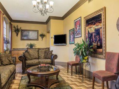 Super 8 By Wyndham New Orleans