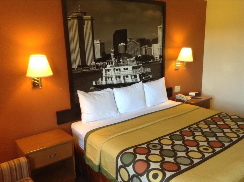 Super 8 By Wyndham Hotel