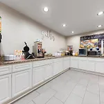 Super 8 By Wyndham New Orleans